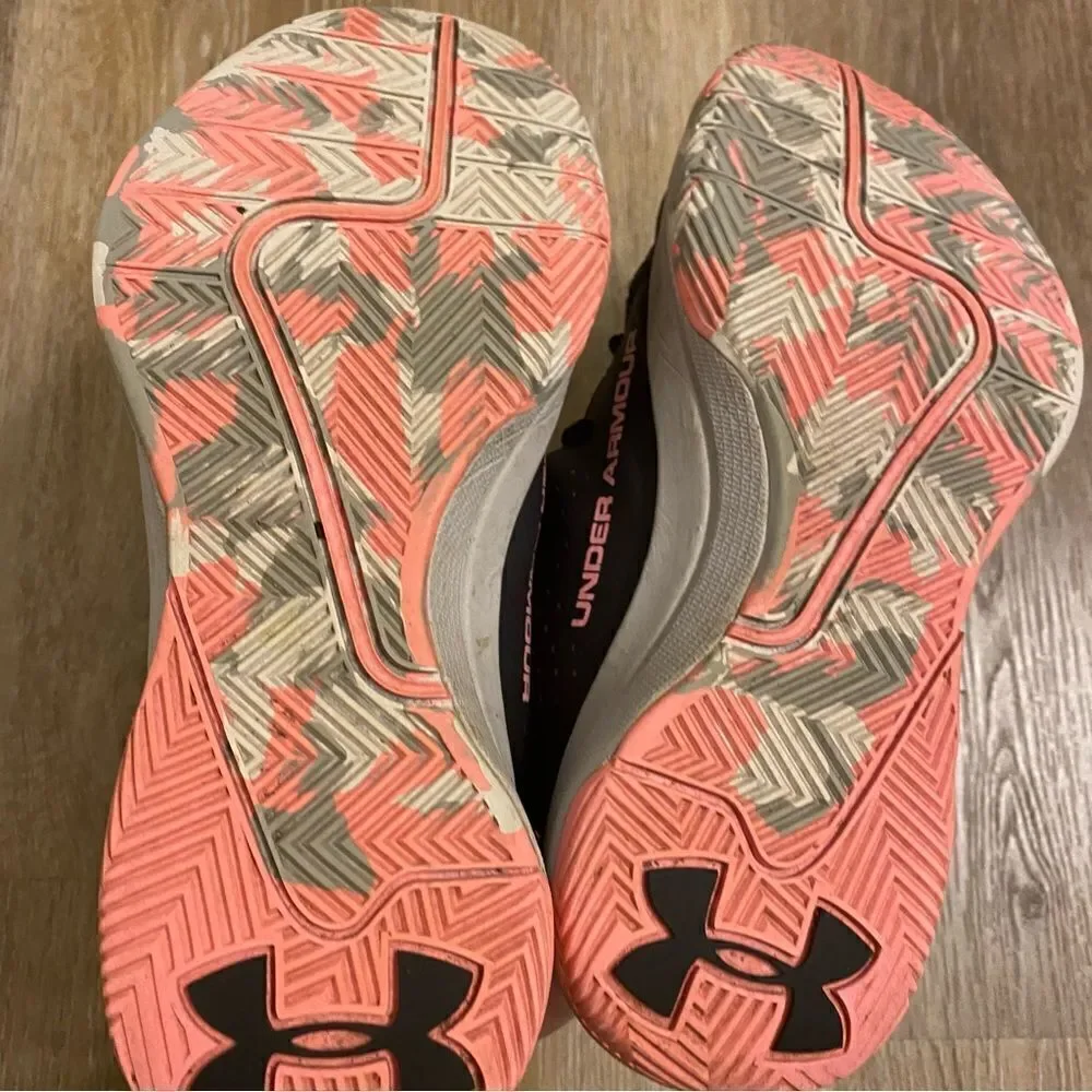 Under Armour pink black camo Jet hi top basketball athletic Shoes sneaker 6Y